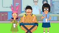 Bob's Burgers – Gelingt es Louise (l.) und Tina (r.), bei Gene (M.) die Liebe zur Musik wieder zu erwecken, die er verloren hat, als er aus seiner gerade erst neu gegründeten Band schon wieder herausgeworfen wurde?