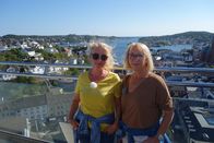 Verrückt nach Meer – Arendal/Norwegen. Stadtbummel mit den Passagierinnen Irene Weidenbach und Maria Theresia Rausch.