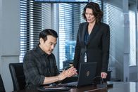FBI: Special Crime Unit – Analyst Ian Lim (James Chen, l.); FBI SAC Isobel Castille (Alana De La Garza, r.)