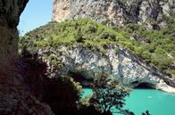 Die Pyrenäen – Raquels Welt: Die Managerin ist aus der Großstadt Barcelona weggezogen, um im Nationalpark unter dem Monte Perdido ein neues Leben anzufangen.