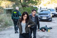 Überdosis – Sofia Essaïdi als Sara Bellaïche, Assaad Bouab als Richard Cross