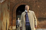 Silent Hill – Rose will nicht akzeptieren, dass ihre Tochter Sharon an einer tödlichen Krankheit sterben soll. Gegen den Willen ihres Ehemanns Christopher (Sean Bean), flüchtet sie mit dem Kind, um es von einem Wunderheiler behandeln zu lassen.