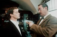 Kommissar Rex – (v.li.) Gedeon Burkhard (Alexander Brandtner), Gerhard Zemann (Dr. Leo Graf).