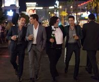 Royal Pains – v.l.n.r.) Hank Lawson (Mark Feuerstein); Ken Keller (Michael B. Silver); Owen (Charley Koontz); Evan R. Lawson (Paulo Costanzo)