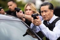 Wild Cards – (v.l.n.r.) Detective Simmons (Michael Xavier); Detective Yates (Amy Goodmurphy); Chief Li (Terry Chen)