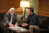 Last Man Standing – Wayne (Brad Leland, l.); Mike (Tim Allen, r.)