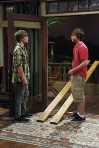Two and a Half Men – L-R: Eldridge (Graham Patrick Martin) und Jake (Angus T. Jones)
