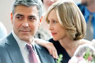 Up in the Air – Alex (Vera Farmiga) und Ryan (George Clooney) bei der Hochzeit von Alex' Schwester