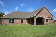 Fixer Upper - Spezial – Heute kümmern sich Chip und Joanna um ein ganz besonderes Projekt: ein neues, barrierefreies Haus für Familie Copp. Die beiden Söhne der Familie sitzen schon mit jungen Jahren im Rollstuhl. Ein barrierefreies Zuhause soll ihnen mehr Selbstständigkeit und Freude am Alltag verschaffen.