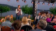 Comedy vom Rhein Spezial – Dieses Comedy-Spezial präsentiert Comedian Chako Habekost mit seinem Soloprogramm "Life is ä Comedy". Eine biografische Reise – witzig, unterhaltsam, pfälzisch.