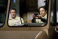 The Middle – Sind die neuen Kuchenlieferanten des Bezirks: Mike (Neil Flynn, r.) und Bob (Chris Kattan) ...
