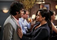 The Big Bang Theory – Raj (Kunal Nayyar, l.); Anu (Rati Gupta, r.)