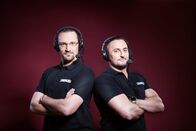 Raw – Emotionen, Rivalitäten und wahre Feindschaften: Sebastian Hackl (r.) und Holger Böschen (l.) kommentieren RAW ...