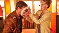 Der Lehrer – Tortenschlacht! Karin (Jessica Ginkel) klatscht Stefan (Hendrik Duryn) eine Torte ins Gesicht.