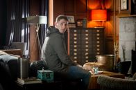 Safe House – Liam Duke (Joel MaccCormack) sucht Tom.