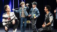 Magic Moves – Die Ehrlich Brothers zaubern mit Leopold und Yannick bei der großen Finalshow. Von links: Chris, Leopold, Yannick, Andreas