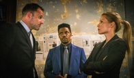 Elementary – (v.l.n.r.) Sherlock Holmes (Jonny Lee Miller); Marcus Bell (Jon Michael Hill); Dr. Joan Watson (Lucy Liu)