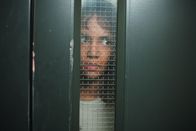 Gothika – Das letzte, woran sich die Psychologin Miranda Grey (Halle Berry) erinnern kann, ist ein Autounfall, bei dem beinahe ein kleines Mädchen überfahren wäre. Dass sie aber ihren Ehemann getötet haben soll, weiß sie nicht. Oder spielt sie nur die Unwissende?