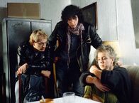 Tatort – SWR TATORT: VERDECKTE ERMITTLUNG Uhr im SWR. Silke hat in der Diskothek zwei Typen kennengelernt... Von links: Klaus (Uwe Ochsenknecht), Bernd (Franz Ott), Silke (Heike Goosmann).