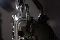 Fernsehen wie damals – Close-up of 16 mm film on the projector