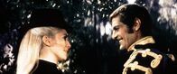 Mayerling – Schicksalhafte Begegnung: Maria Vetsera (Catherine Deneuve) lernt den österreichischen Thronfolger Kronprinz Rudolf (Omar Sharif) kennen.
