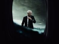 Sully – Chesley 'Sully' Sullenberger (Tom Hanks).
