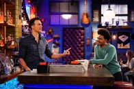 Call Me Kat – Max (Cheyenne Jackson, l.); Carter (Julian Gant, r.)