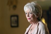 Life – Gail (Alison Steadman) blickt zuversichtlich in eine selbstbestimmte Zukunft.