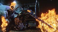 Ghost Rider – Nacht für Nacht jagt der Ghost Rider (Nicolas Cage) auf seinem teuflischen Gefährt über die Erde, um die Bösen zu vernichten. Eines Tages erhält er die Chance, seine Seele aus der Hand des Teufels wieder befreien zu können ...