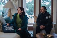 Elsbeth: Ein besonderer Fall – (L-R): Carrie Preston als Elsbeth Tascioni und Carra Patterson als Kaya Blanke