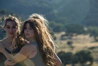 Geo Disaster – Cassie (Isabella Bazler), Kaley (Maggie Rose Hudson,l.) und Johanna (Natalie Pelletier).