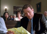 Malcolm mittendrin – Lois (Jane Kaczmarek, mi.), Hal (Bryan Cranston, re.).