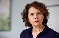 Sugarlove – Julia (Barbara Auer) muss erkennen, dass die von ihr heraufbeschworene Situation völlig außer Kontrolle geraten ist.