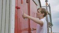 SommerCamp - Back To the Roots – Jona sieht rot beim Anstrich!