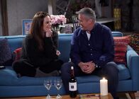Man with a Plan – Andi Burns (Liza Snyder, l.); Adam Burns (Matt LeBlanc, r.)