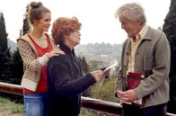 Endlich Gardasee! – Endlich am Gardasee: Lotti (Cornelia Froboess), Heinz (Willem Menne) und Enkelin Eva (Julia Nachtmann).
