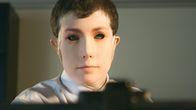 Mysterien des Weltalls – Sébastien Marcel vom Idiap Research Institute in der Schweiz trägt eine Maske, um zu demonstrieren, wie man biometrisch geschützte Systeme überwinden kann.