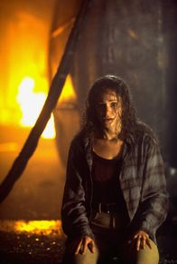 Daylight – Die frustrierte Autorin Madelyne Thompson (Amy Brenneman), wollte eigentlich die Stadt verlassen und befindet sich jetzt mit anderen Leidensgenossen eingeschlossen unter einem eingestürzten Tunnel ...