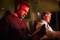 Mayday - Alarm im Cockpit – Dramatisches Reenactment: Ein Testpilot fliegt die gleiche Flugroute wie Arrow Air Flug 1285. Der Flug stürzte am 11. Dezember 1985 kurz nach dem Abheben von der Landebahn des Gander International Airport ab. Der kanadische Ermittler David McNair (gespielt von Richard Quesnel) möchte wissen, welche Auswirkungen das Hinzufügen von Eis auf den Flügeln und das zusätzliche Gewicht in der Kabine haben. Die Ergebnisse bestätigen seinen Verdacht über den Unfall, die Simulation führt zum Absturz.