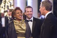 Navy CIS: New Orleans – L-R: Dr. Loretta Wade (CCH Pounder), Christopher LaSalle (Lucas Black), und Dwayne Pride (Scott Bakula)