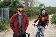 Alex Rider – Alex Rider (Otto Farrant, l.) und Tom Harris (Brenock O'Connor, r.) sind beste Freunde und können sich jederzeit aufeinander verlassen.