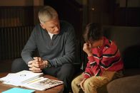 Navy CIS – Leroy Jethro Gibbs (Mark Harmon, l.); Phineas (Jack Fisher, r.)