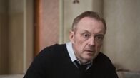 Nevrland – Josef Hader (Vater).