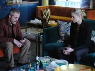 Suspect – In der Wohnung seiner Tochter begegnet Danny (James Nesbitt) Nicola (Niamh Algar), der Ehefrau seiner toten Tochter, die ihm ein Video der Hochzeit zeigt.