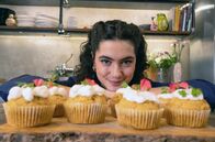 Zu Tisch mit Lucie - Kitchen Hacks – Köchin Lucie zaubert würzige Käse-Muffins mit Käse-Creme-Topping.