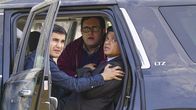 Scorpion – Nachdem der eigentliche Plan von Walter (Elyes Gabel, l.) nicht zu 100% funktionierte, müssen er, Sylvester (Ari Stidham, M.), Happy, Cabe und der DEA Agent Sanchez (Jorge-Luis Pallo, r.) sich den Drogenschmugglern direkt entgegenstellen ...