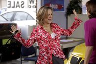 The Middle – Die Motivationsberaterin Abby (Amy Sedaris) stattet Frankie bei Ehlert Motors einen Besuch ab, was weitreichende Konsequenzen haben könnte ...