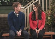 The McCarthys – Ronny McCarthy (Tyler Ritter, l.); Jackie McCarthy (Kelen Coleman, r.)
