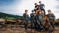 Timber Kings - Blockhaus-Paläste XXL – L-R: Bryan Reid Junior, Bryan Reid Senior, Joel Roorda (oben), Peter Arnold, André Chevigny (oben), Beat Schwaller