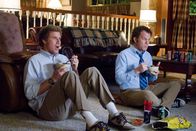 Stiefbrüder – Brennan Huff (Will Ferrell, l.) und Dale Doback (John C. Reilly, r.) teilen dasselbe Los: Beide sind um die 40-jährige Einzelkinder, notorische Nesthocker und verbringen ihre Zeit am liebsten vor dem Fernseher. Da beschließen ihre jeweiligen Elternteile zu heiraten - und aus den beiden verzogenen "Jungs" werden Stiefbrüder ...